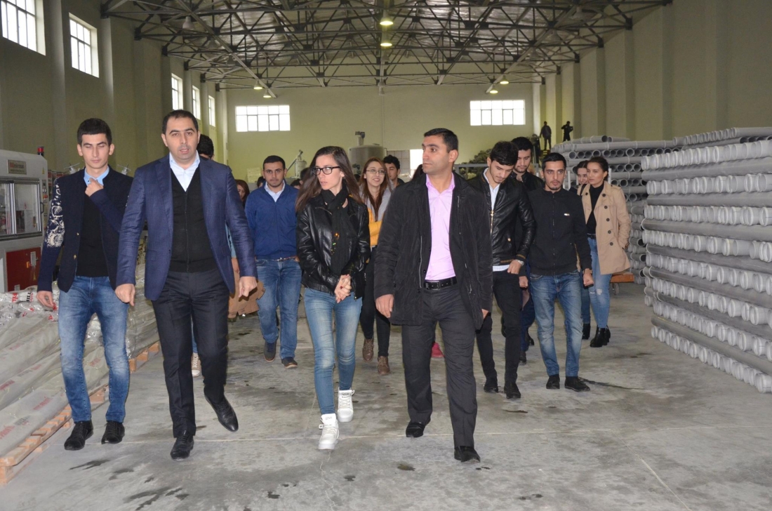 AzMİU-nin müəllim və tələbə heyəti "FAB Boya və Kimya Sənayesi" MMC -də Tanıtım Seminar proqramında. 