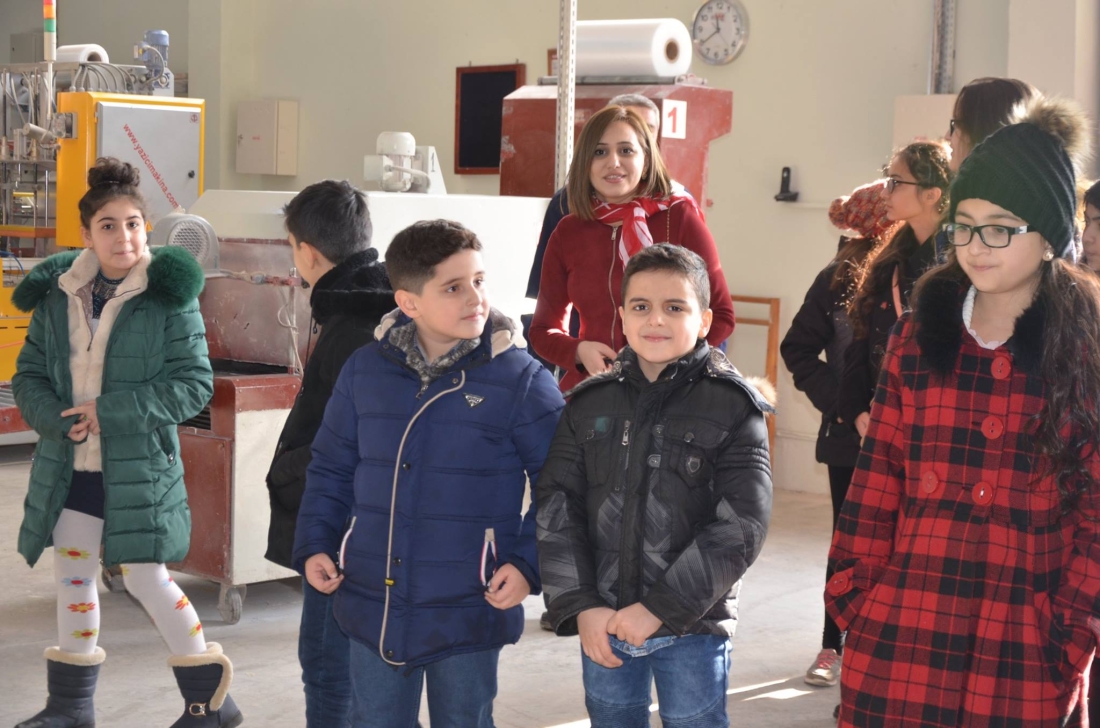 ,,ÖZ DÜNYANI BOYA" rəsm müsabiqəsinin qalibləri mükafatlandırıldı