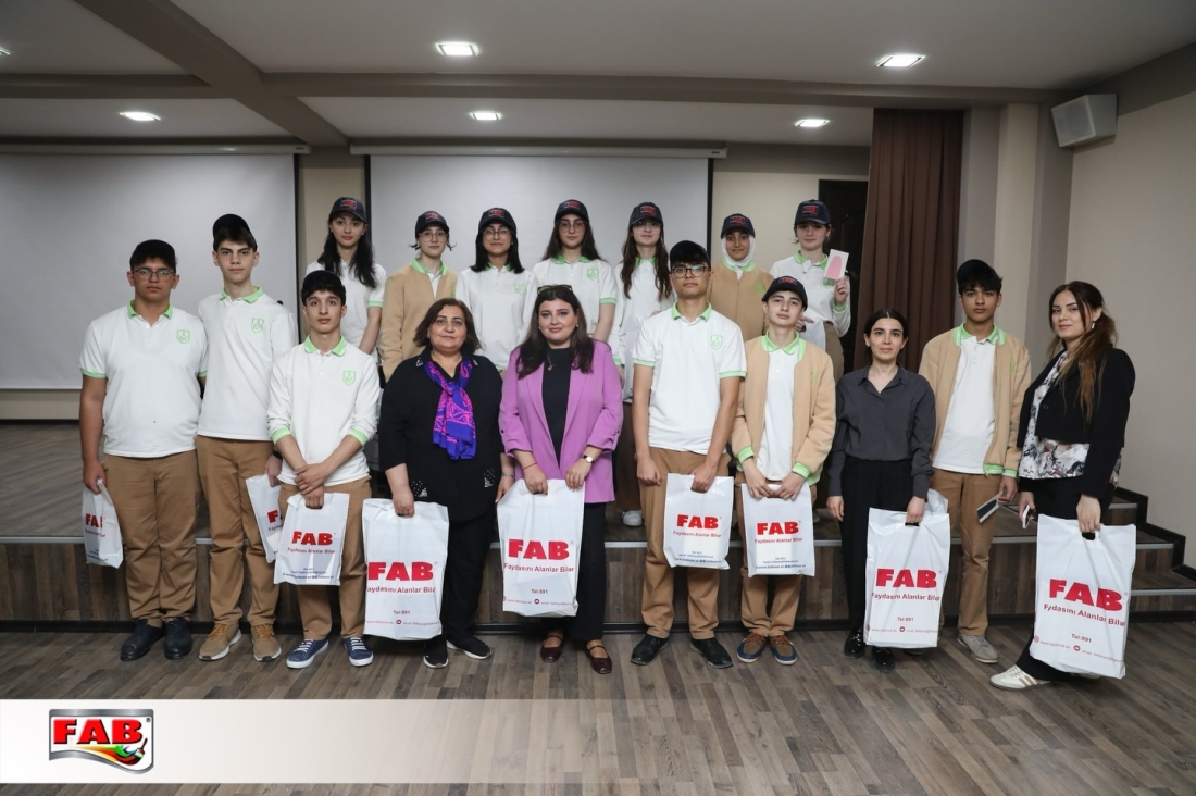 KİMYA-BİOLOGİYA TƏMAYÜLLÜ LİSEYİN ŞAGİRDLƏRİ “FAB”DA