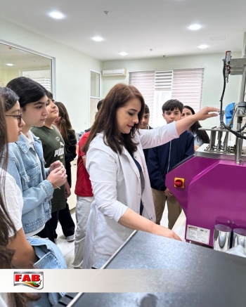 XƏZƏR UNİVERSİTETİ DÜNYA MƏKTƏBİNİN ŞAGİRDLƏRİNİN NÖVBƏTİ QRUPU FAB İSTEHSAL MÜƏSSİSƏLƏRİNDƏ