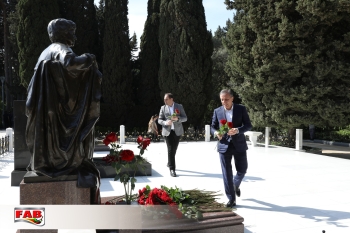 FAB Şirkətlər Qrupunun əməkdaşları Fəxri xiyabanı ziyarət ediblər